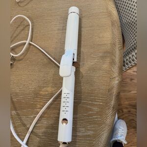 T3 Twirl 1 1/4 in curling iron. White/gold pink. Used once.